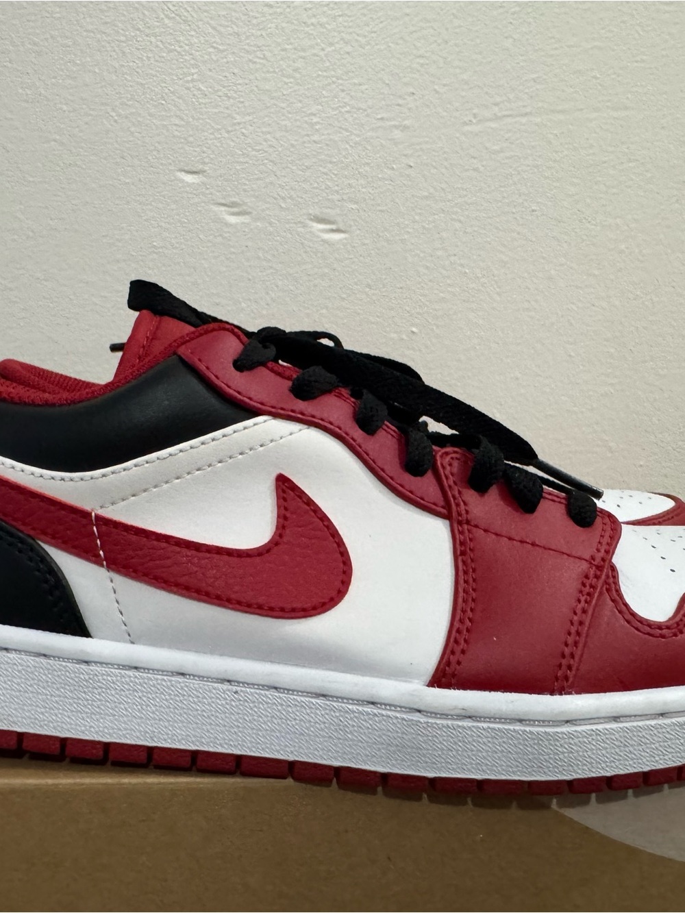 Jordan 1 Low Men’s Size 10